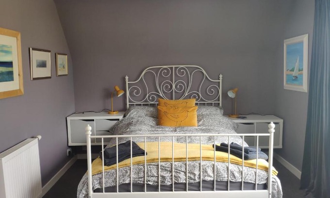 Inverkeithing House | Chilowen - Happy House