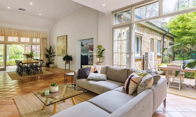 Stirling House | CHILTERNS OF STIRLI - Adelaide Hills Wonderland