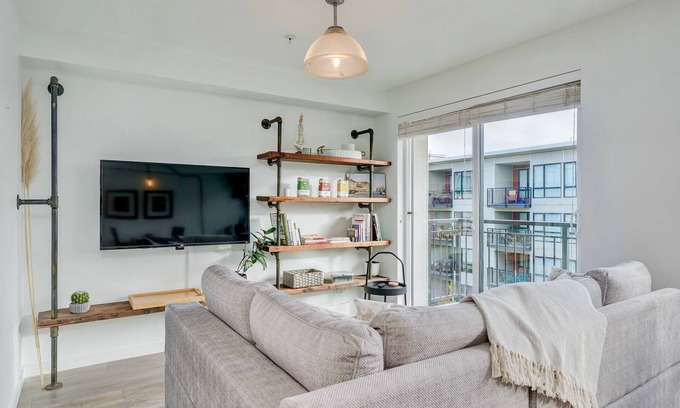 Downtown Victoria Condo | Chinatown Gem - Sunny South-Facing Suite in Historic Chinatown by Victoria Prime!