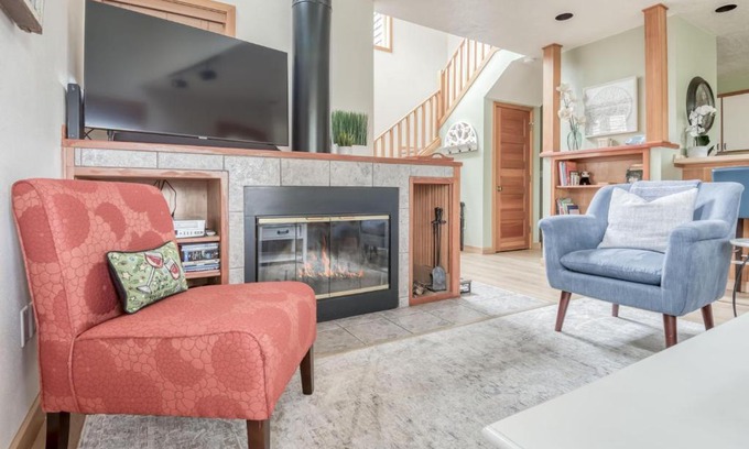 Shorepine Village House | Chinook