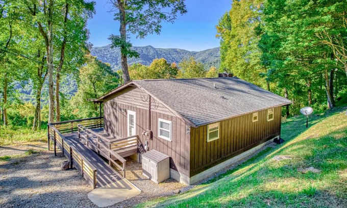 Maggie Valley House | Chipmunk Lane