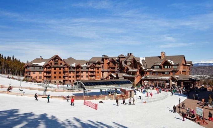 Breckenridge Condo | Christmas 2025 - Two Bedroom/2.5 Bath sleeps 8. Ski-in/out to Peaks 6 & 7