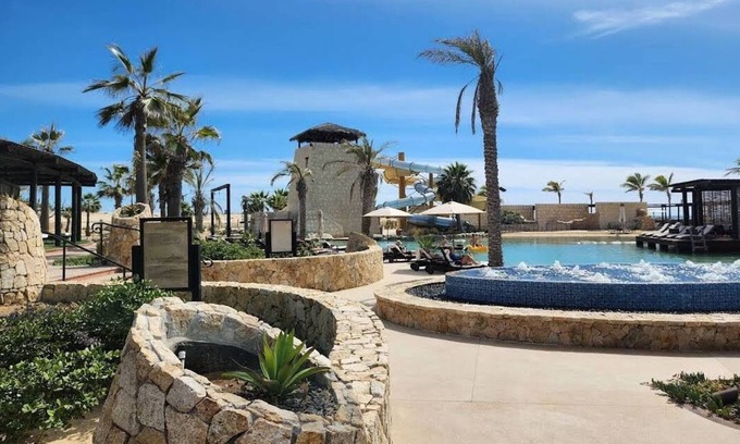 Los Cangrejos II y III Resort | Christmas in Cabo Deal! Luxurious 1-BR 2-BATH, sleeps 4, golf course