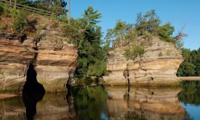 Wisconsin Dells Cottage | Christmas Mountain Village Getaway 2BR Golf 27 holes Multiple Pools Ski too!