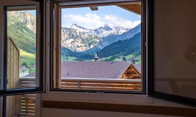 Adelboden Apartment | Chuenislodge3 neu&stilvoll, 2Balkone, echtes Bijou mit top-Aussicht