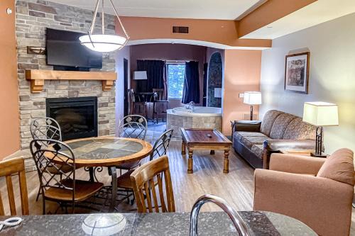 Wisconsin Dells Apartment | Chula Vista Condos, 2341 and 2343