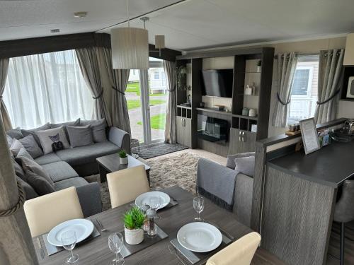 Pagham House | Church Farm Holiday Home