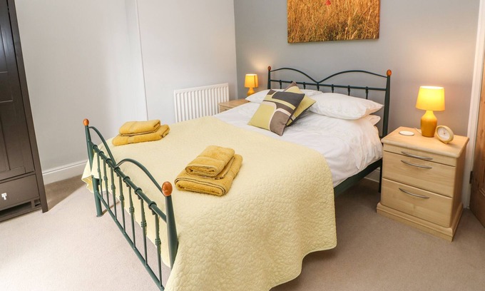 North Bitchburn Cottage | CHURCH VIEW COTTAGE, pet friendly, with a garden in Cockfield