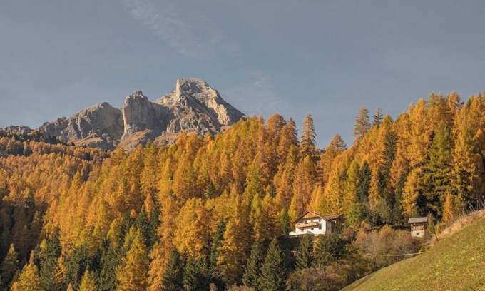 San Martino in Badia Apartment | Ciasa Iachin · Charming Mountain Retreat with Private Sauna & Hot Tub