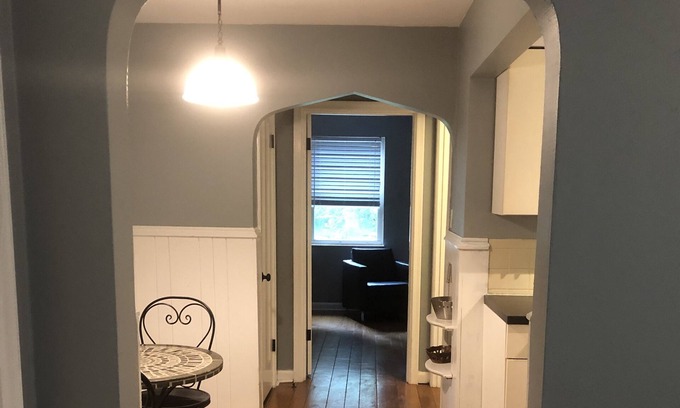 Oakley Apartment | CINCINNNATI COMFORTABLE ONE BEDROOM