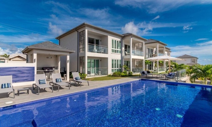 Calivigny Condo | Citrine - 2 Bed Luxury Suite with Ocean and Pool View