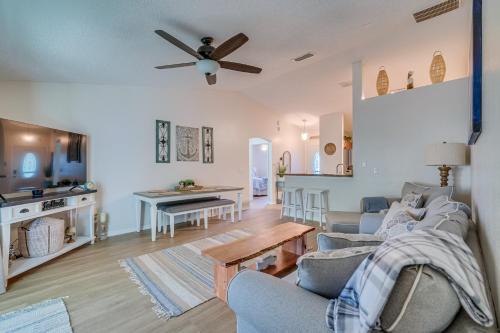Citrus Springs House | Citrus Springs Retreat with Grill and Screened Porch!