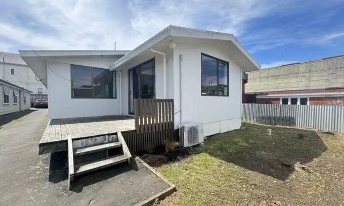 North Dunedin Apartment | City Accommodation