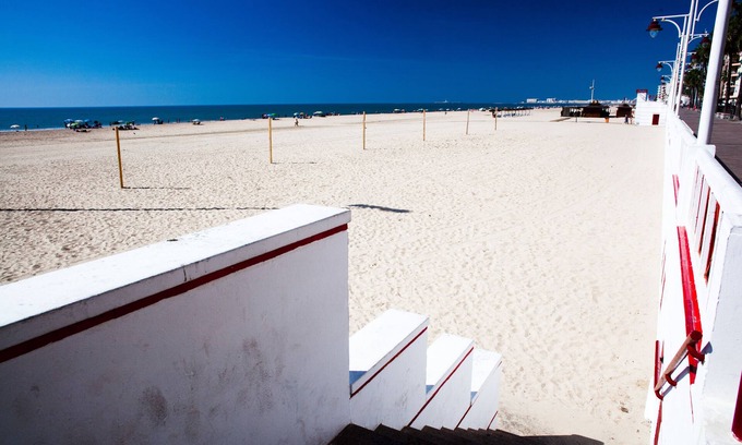 Cadiz Apartment | City apartment Cádiz near beach (330 m). Free WIFI.
