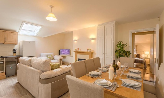 Galway City Centre Apartment | City Center - 3 Minutes Walk to the Town Square