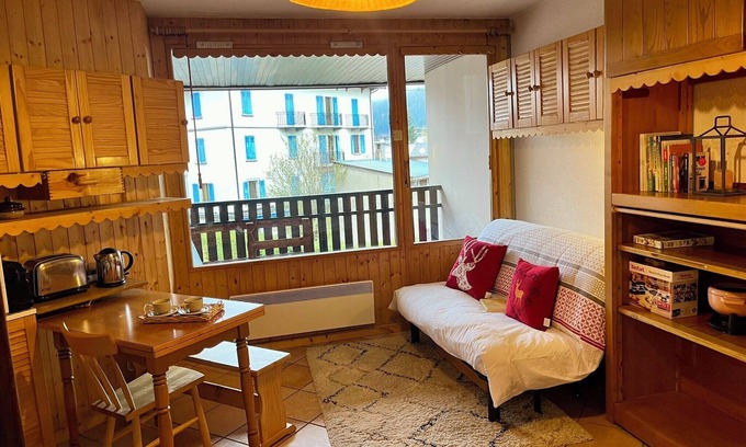 Chamonix City Centre Apartment | City center studio near the slopes