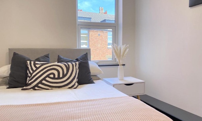 Sunderland Apartment | City Center Top Floor Executive Flat