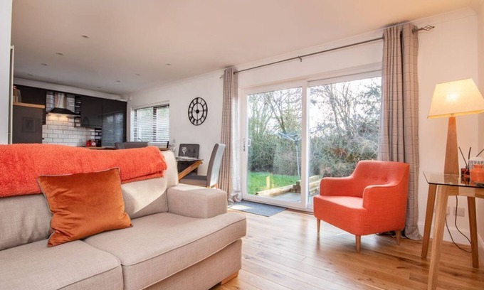 Inverness Apartment | City centre, 2-bedroom dog-friendly apartment