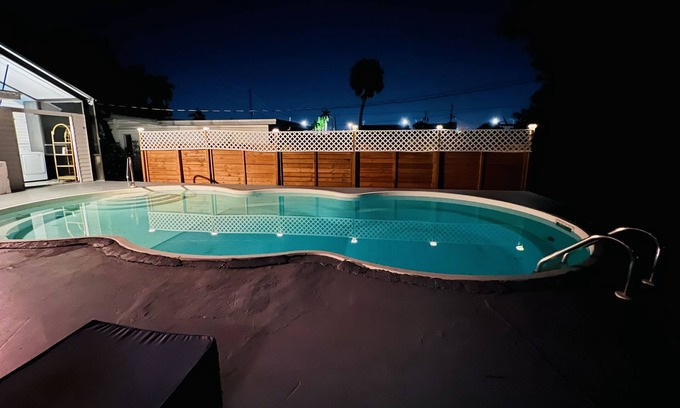 Fort Myers Cottage | City Cottage with private pool