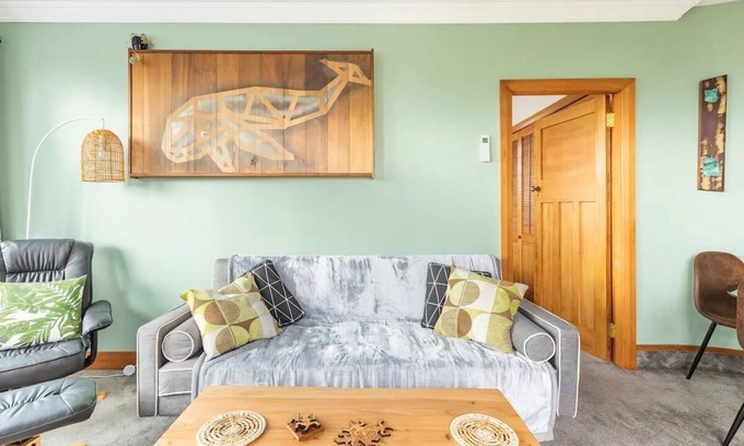 Karori House | City end Sanctuary Karori