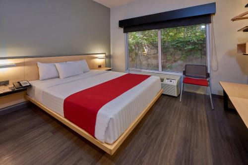Saltillo Hotel | City Express by Marriott Saltillo Norte