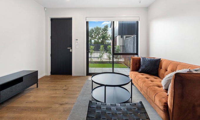 Mangere Bridge Cottage | City Fringe Living - Mangere Bridge Townhouse