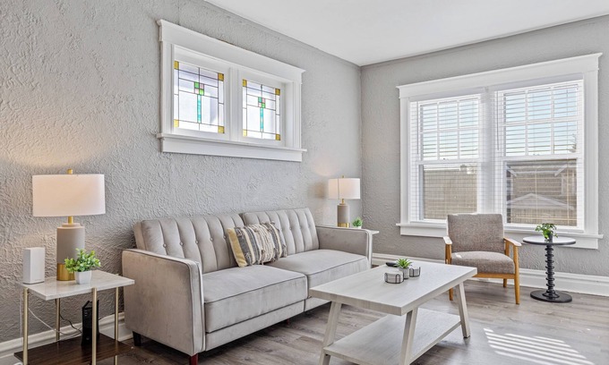 Northampton Apartment | City Livin' 2 Bedroom w/Balcony