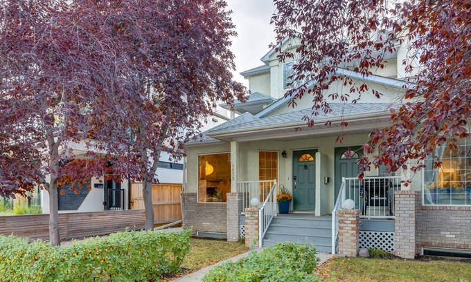 Sunnyside Apartment | City Nest Steps to Kensington, Bow River DT