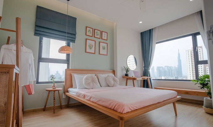 Thu Thiem Apartment | City Retreat 2BR Apt in Distr 2 Close to Downtown