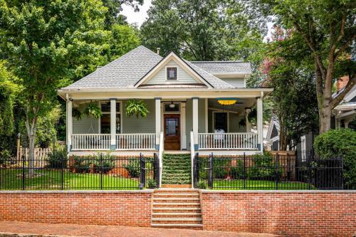 East Side House | City Splendor in Historic Grant Park