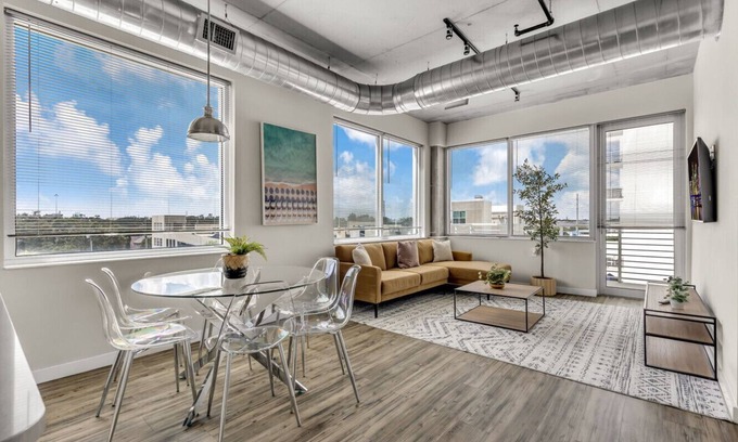 St. Petersburg - Clearwater Apartment | City Vibes 2BR | Walk Everywhere in DWNTN St. Pete