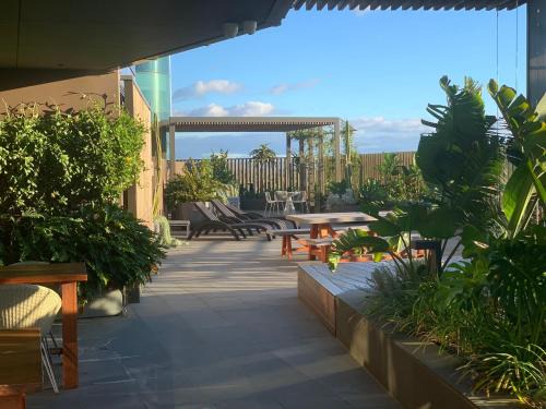 Adelaide Central Business District Apartment | CityNest Iconic View - Free Parking-Gym-Pool-BBQ