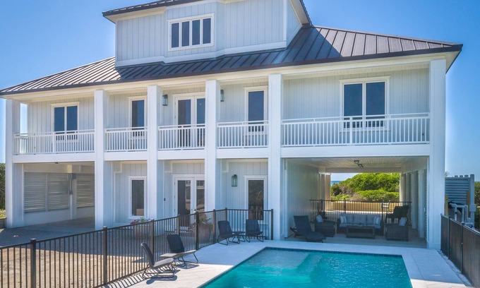 Plantation House | CJ's Beach Front 6 BR Heated Pool Private Home