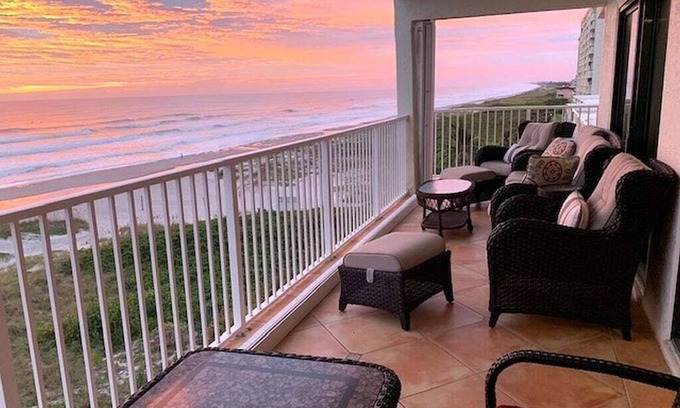 Cocoa Beach Condo | CK our super low rates for the fall in this 3 bedroom 2 bath direct ocean front