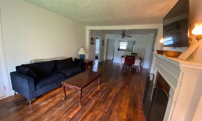 Lexington House | ‘Clara’ Just Off I-75! 2 Full Bedrooms!