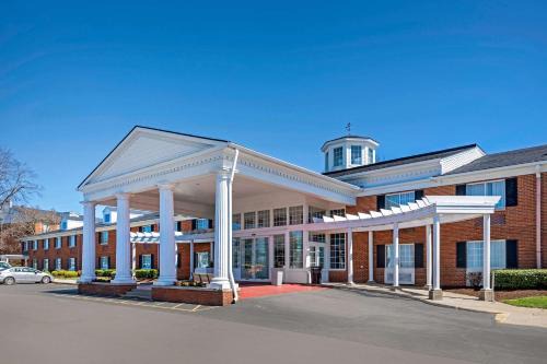 Lexington Hotel | Clarion Hotel Conference Center Lexington North