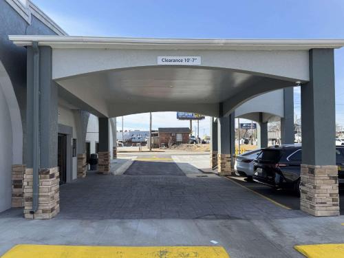 Decatur Hotel | Clarion Pointe Decatur Downtown