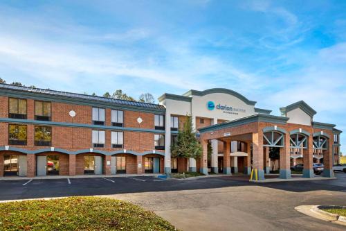 Lowes Grove Hotel | Clarion Pointe Research Triangle Park Durham