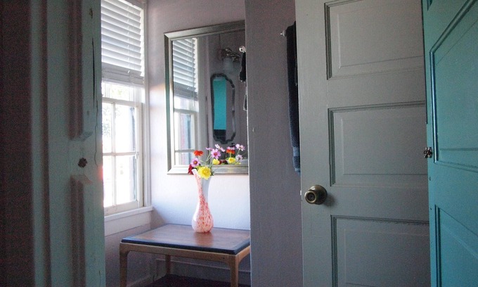 Clarkdale Apartment | Clarkdale Lodge 206 - mid-century modern