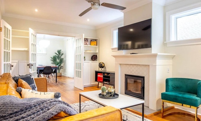 Rosemount House | Class Meets Character - Fast Internet & Comfy Beds