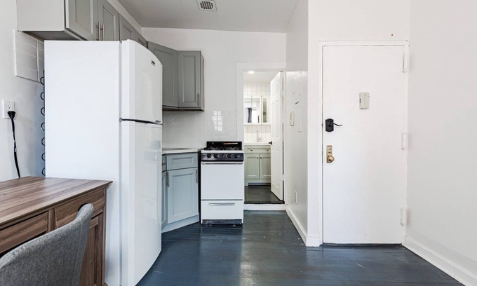 Alphabet City Apartment | Classic Apartment #1407
