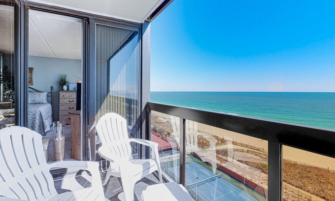 North Ocean City House | Classic beachfront condo with pools, beach bar, tennis & AC