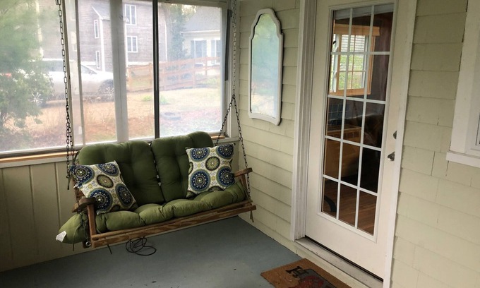 East Falmouth Cottage | Classic Cape Cod Cottage with Association Beach rights to 2 Jenkins Pond beaches