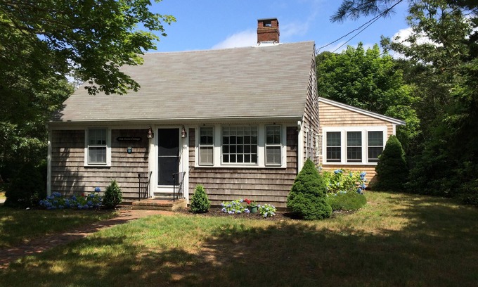 Harwich Port House | Classic Cape Cottage - Walk to Saquatucket Harbor