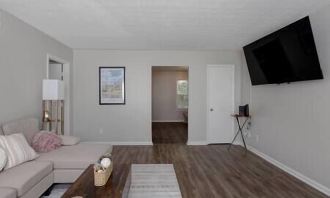 Columbus Apartment | Classic Charm by the Park