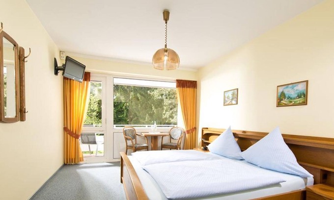 Gerolstein House | Classic Double Room with Balcony - Seehotel am Stausee