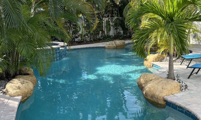 Coral Shores House | Classic Fort Lauderdale home only 1 mile to the beach!