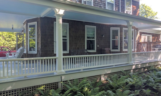Amagansett Lanes House | Classic Hamptons Home in the Amagansett Lanes - Walk to Beach and Town