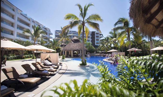 Nuevo Vallarta Resort | CLASSIC LUXURY 1 BR Suite with Balcony 5 Star Resort-Marival Distinct