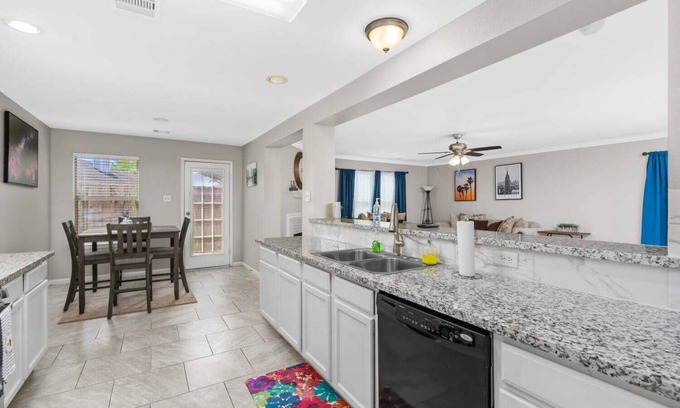Southeast Houston House | CLASSIC, MODERN HOME TMC.NRG.DOWNTOWN!